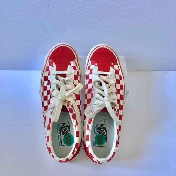 VANS Damen Low red white checkered sneakers BNWOT - Picture 3 of 6